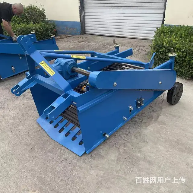 四轮拖拉机后悬挂皮带式土豆红薯圆葱胡萝卜收获机LL - 图片 1