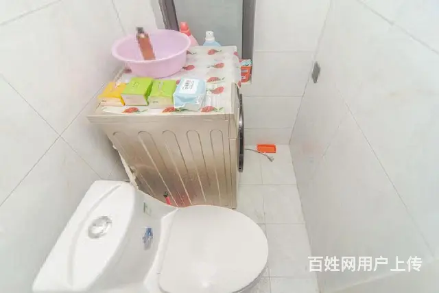 一楼带院子，出门就是地铁口和新北万达。有钥匙，看房随时方便。 - 图片 2