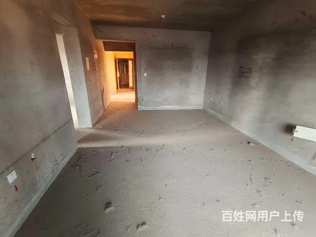 新区 人民路  锦绣公馆  毛坯大两室 电梯中层 - 图片 1