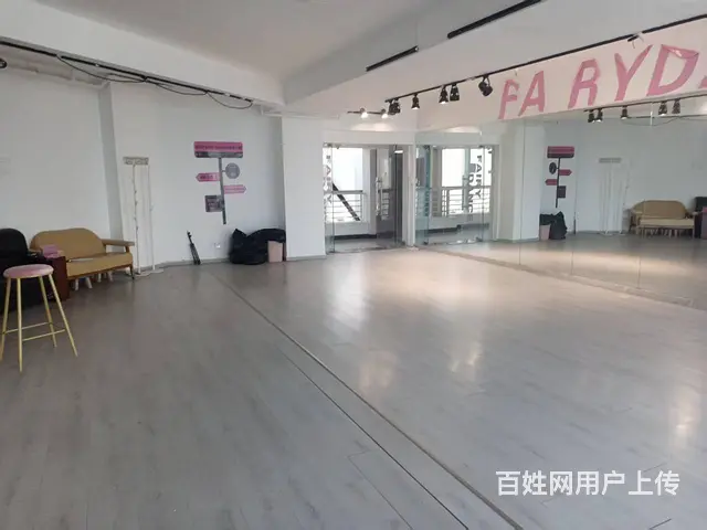 五一广场五一新干线110平工作室 - 图片 4