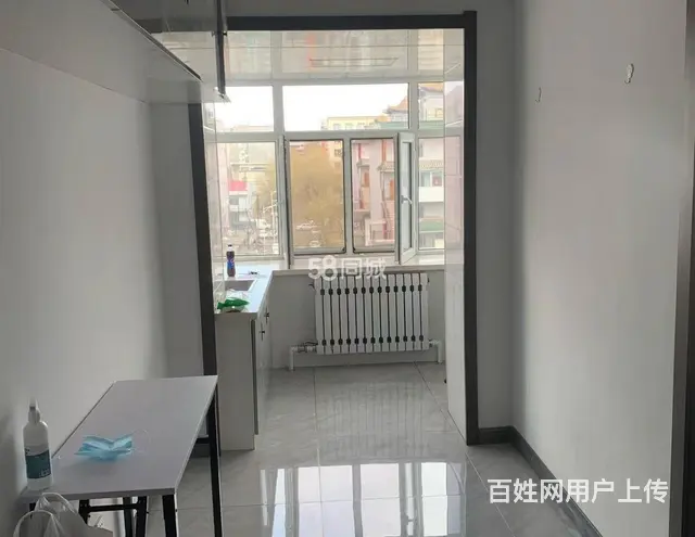鹤岗市城建1号楼 普通住宅1厅 简单装修 - 图片 1