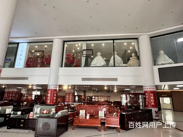 pzj转让东恒时代广场二楼410平米婚纱礼服店，现在低价空转 - 图片 1