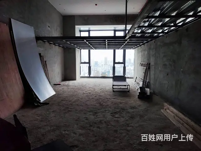 免中介 珠海新香洲 恒大天玺 99㎡复式 毛坯 2500急租 - 图片 1