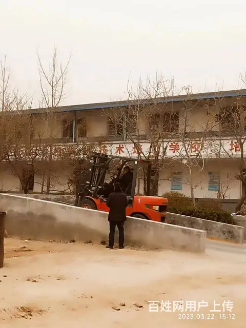 日照附近叉车培训学校电焊培训焊挖掘机培训装载机培训 - 图片 1