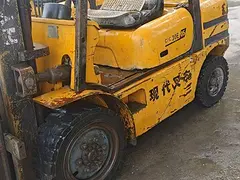 现代叉车