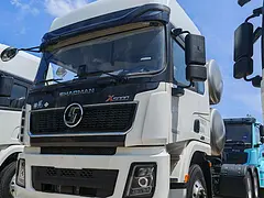 陕汽德龙库存积压新车国六LNG双气瓶牵引半挂车