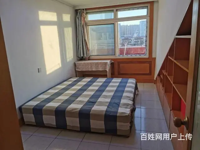 芝罘湾广场华茂小区附近三室一厅1200 - 图片 5