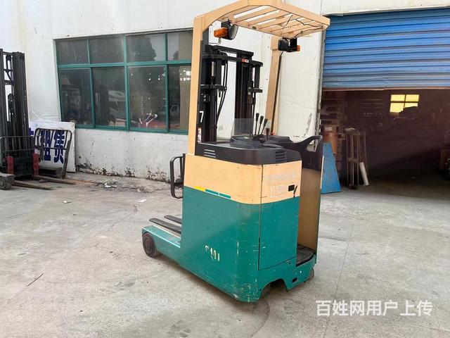 转让二手电动叉车 1.3吨窄道堆高站立式二手叉车的图片