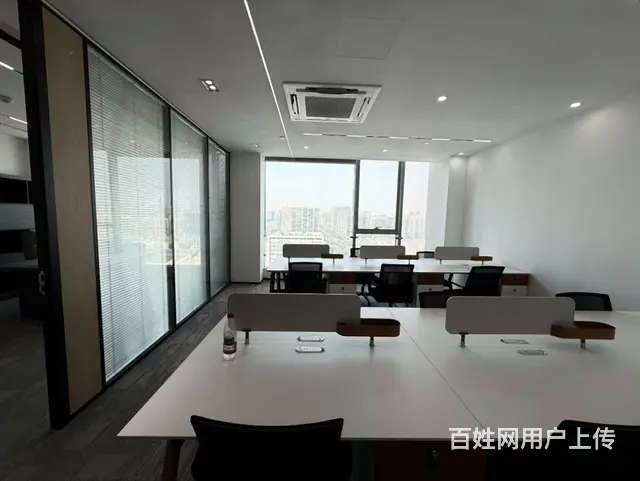 地铁口 小面积户型 带家具 二加一格局 工区坐12人 - 图片 3