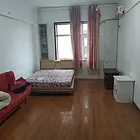 清和街与上海路交接处中兴小区带电梯带家具，交通方便