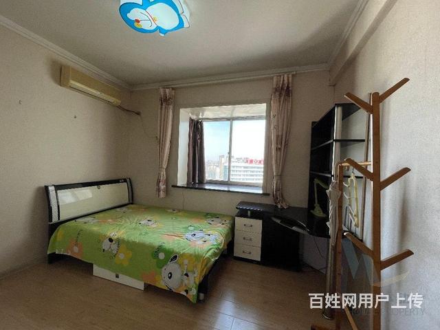 实验小学附近电梯三室，精装带家具家电。的图片