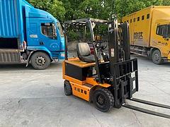 个人仓储专用二手叉车 杭叉1.5吨电动叉车转让