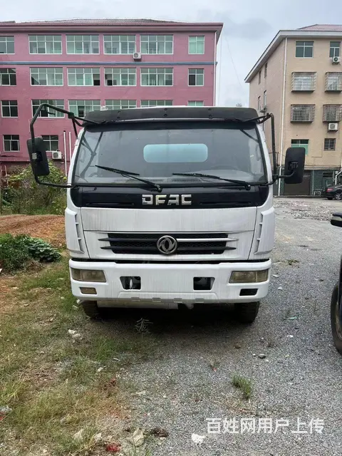 10吨二手油罐车 - 图片 1