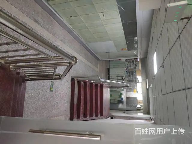 老城副食文化园二楼办公室急租，不限行业，欢迎打扰， - 图片 1