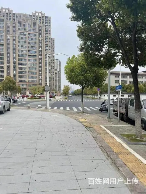 西藏民族纯一层43平首付60万 小区大门口沿街商铺 - 图片 3