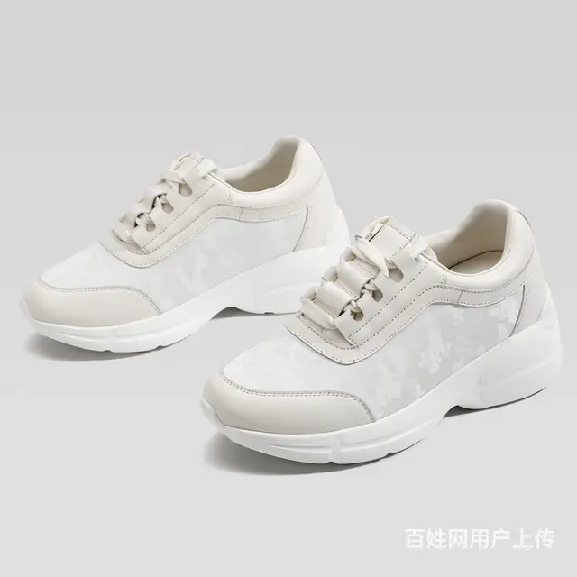 舒适又显腿长！这几双内增高鞋成秋冬百搭王，美到犯规 - 图片 1