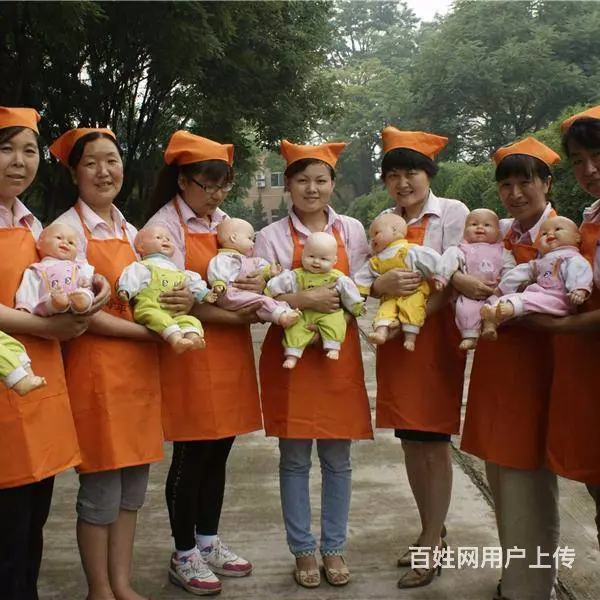 专业提供保姆，月嫂、育婴师傅，护理，钟点工 - 图片 1