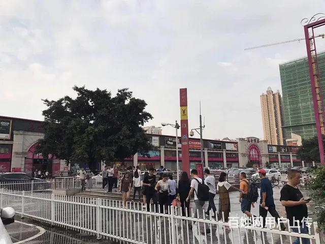 珠江新城花城大道与马场路交界地铁潭村站首层大广告商铺出租 十 - 图片 3
