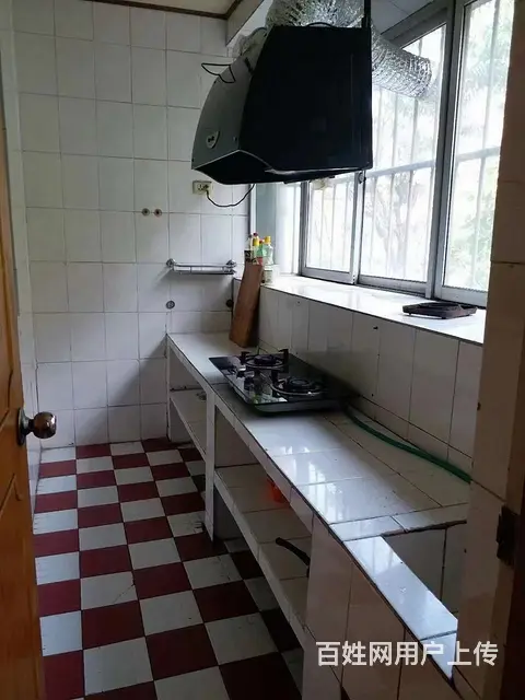 体育馆对面5号院2楼 普通住宅1厅 中等装修 - 图片 3