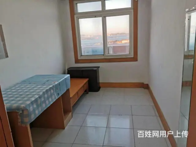 芝罘湾广场华茂小区附近三室一厅1200 - 图片 6