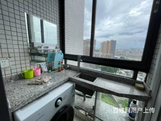 金港湾可免中介费一口价800元月电梯房阳台看东街夜景 - 图片 7