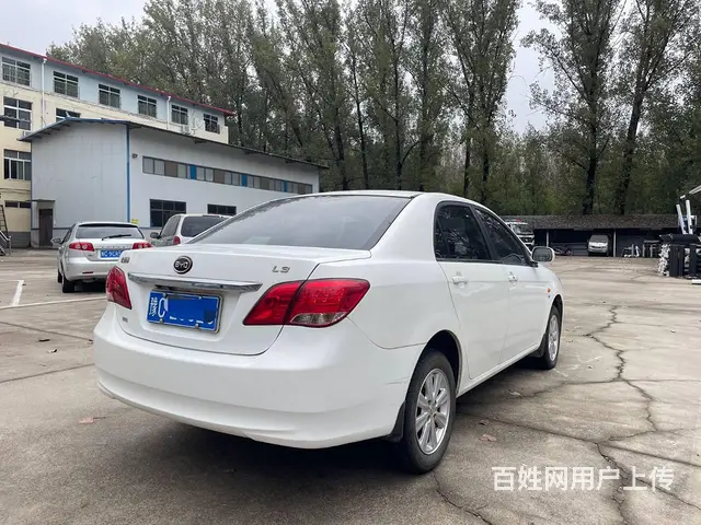 比亚迪L3 2012款 1.5 手动 尊贵型 - 图片 3