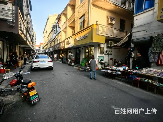 （及 致）位于综合市场入口处服装店转让！周边人流集中！可空转 - 图片 6