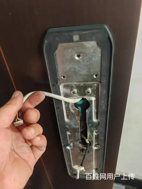 指纹锁、智能门锁维修耗电快不上锁屏幕不亮等问题 - 图片 8