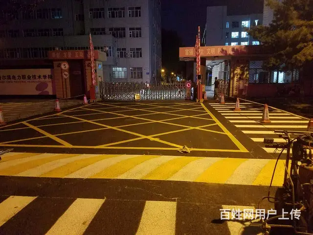 水性环氧树脂地坪漆自流平水泥地面漆 - 图片 1