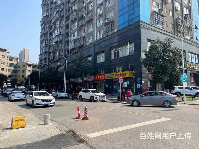 （真实门面出售）伍家岭生活广场 两面门头层高6米  160万 - 图片 4