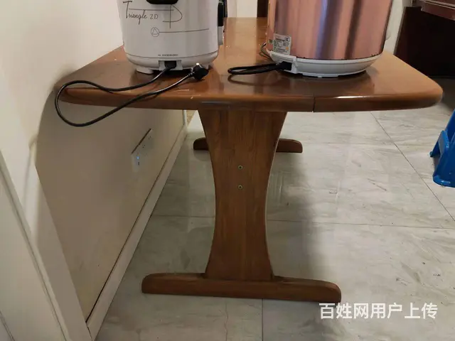 低家诚心出售纯实木餐桌啦！坚实耐用，不会坏，需要的 - 图片 4